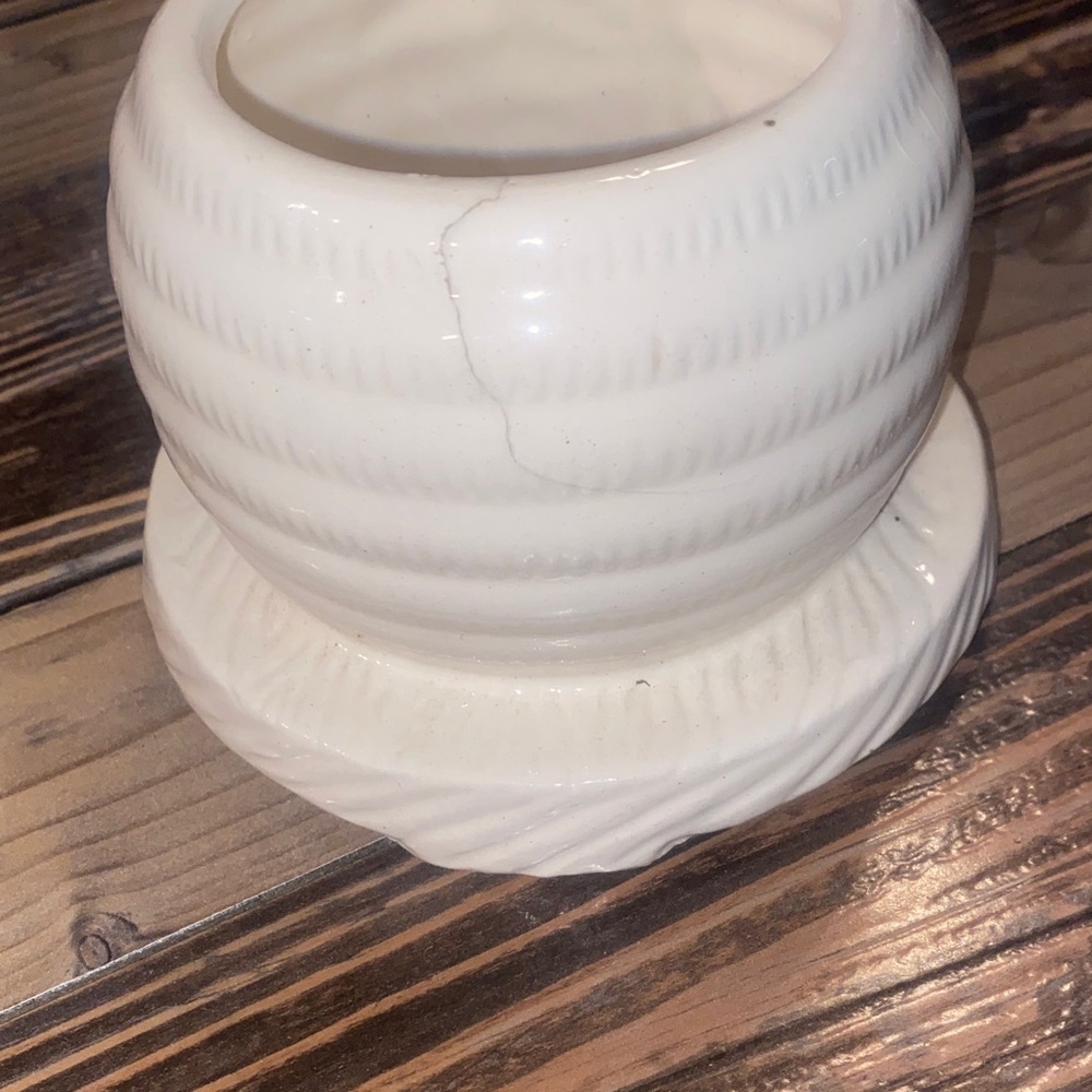 Vintage 1995 Floral Beehive Honey Pot - Picture 2 of 4